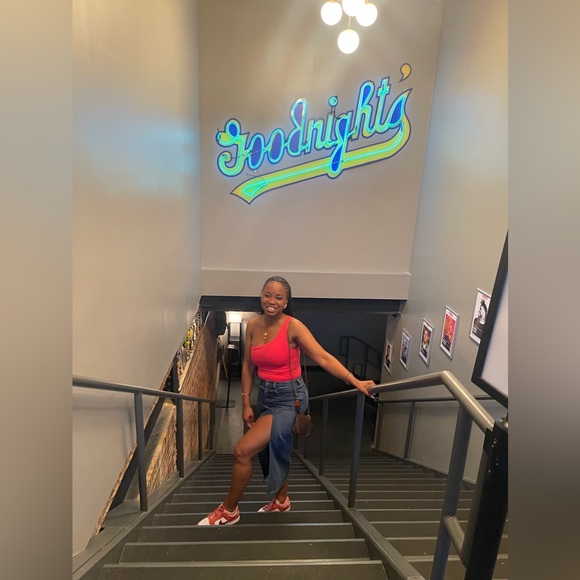 🤷🏽‍♀️She’s Live🤷🏽‍♀️ - Picture 8 of 17